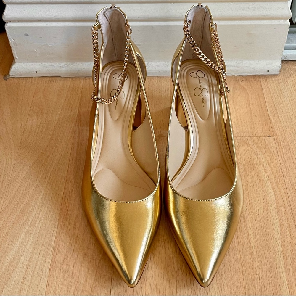 Jessica Simpson Women's Sylan Gold Metallic Square Heel Pumps Cutout Chain NWT - Picture 3 of 10